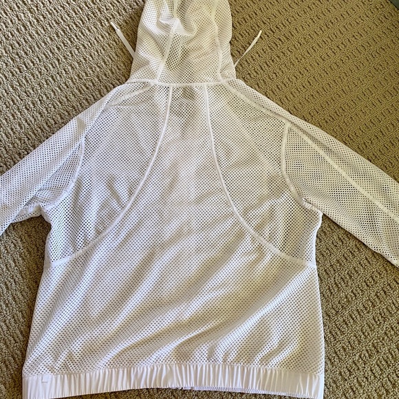 Lululemon Mesh On Mesh Jacket - Picture 6 of 9